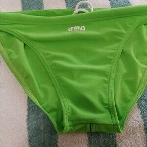 NWOT VINTAGE ARENA 1" SWIM BRIEF, APPLE GREEN, SIZE 36"